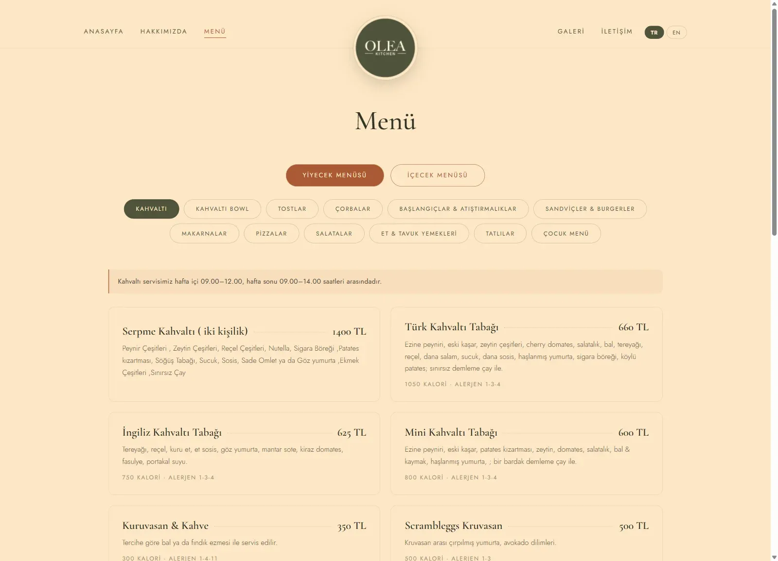 OleaKitchen web sitesinde Menü sayfası; yiyecek ve içecek menüsü sekmeleri, kahvaltı ürünleri, fiyat, kalori ve alerjen bilgileri